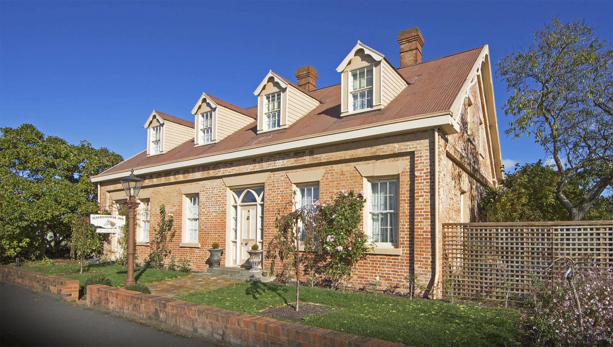 The Racecourse Inn Longford Exterior foto